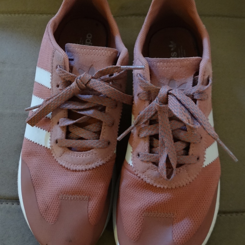 Adidas Sneakers